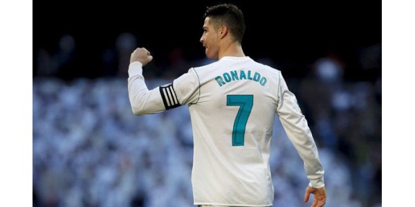 Ronaldo apresenta camisa para o Manchester United Rashford